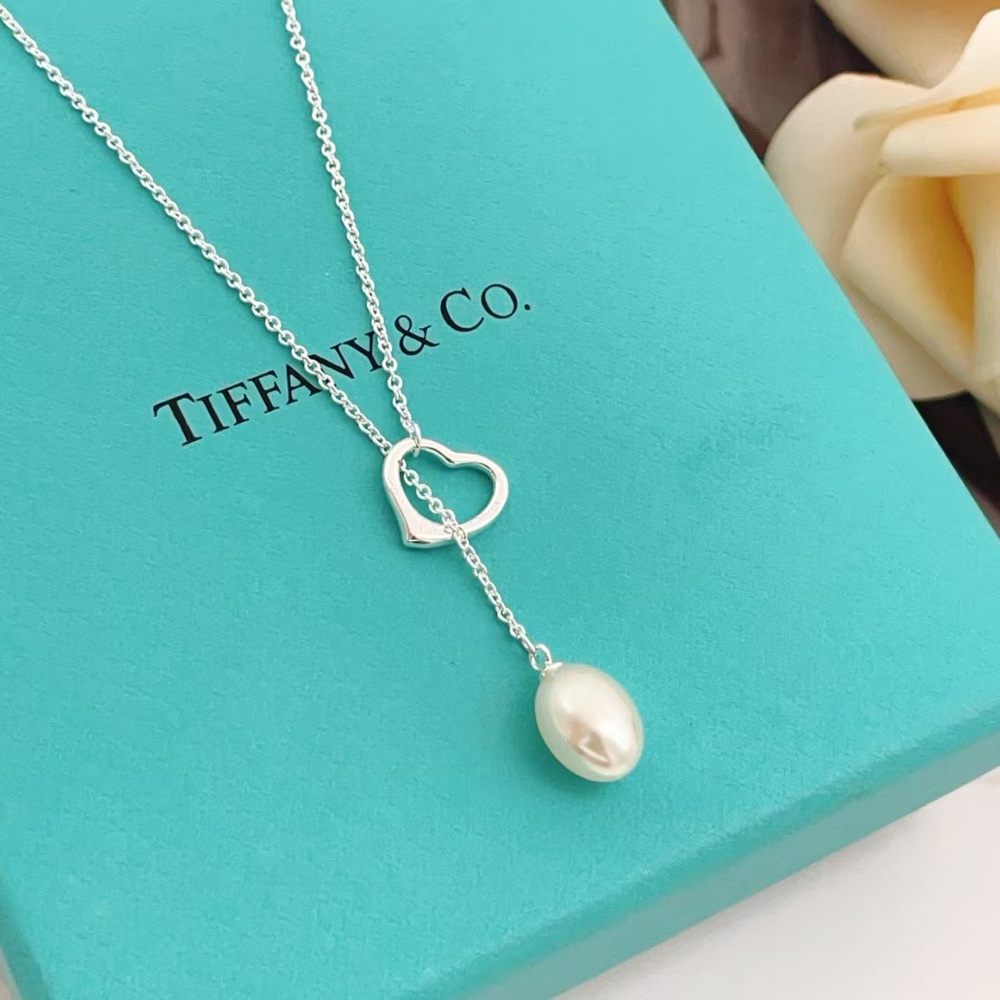 Tiffany & Co. Silver Pearl Heart Chain Necklace